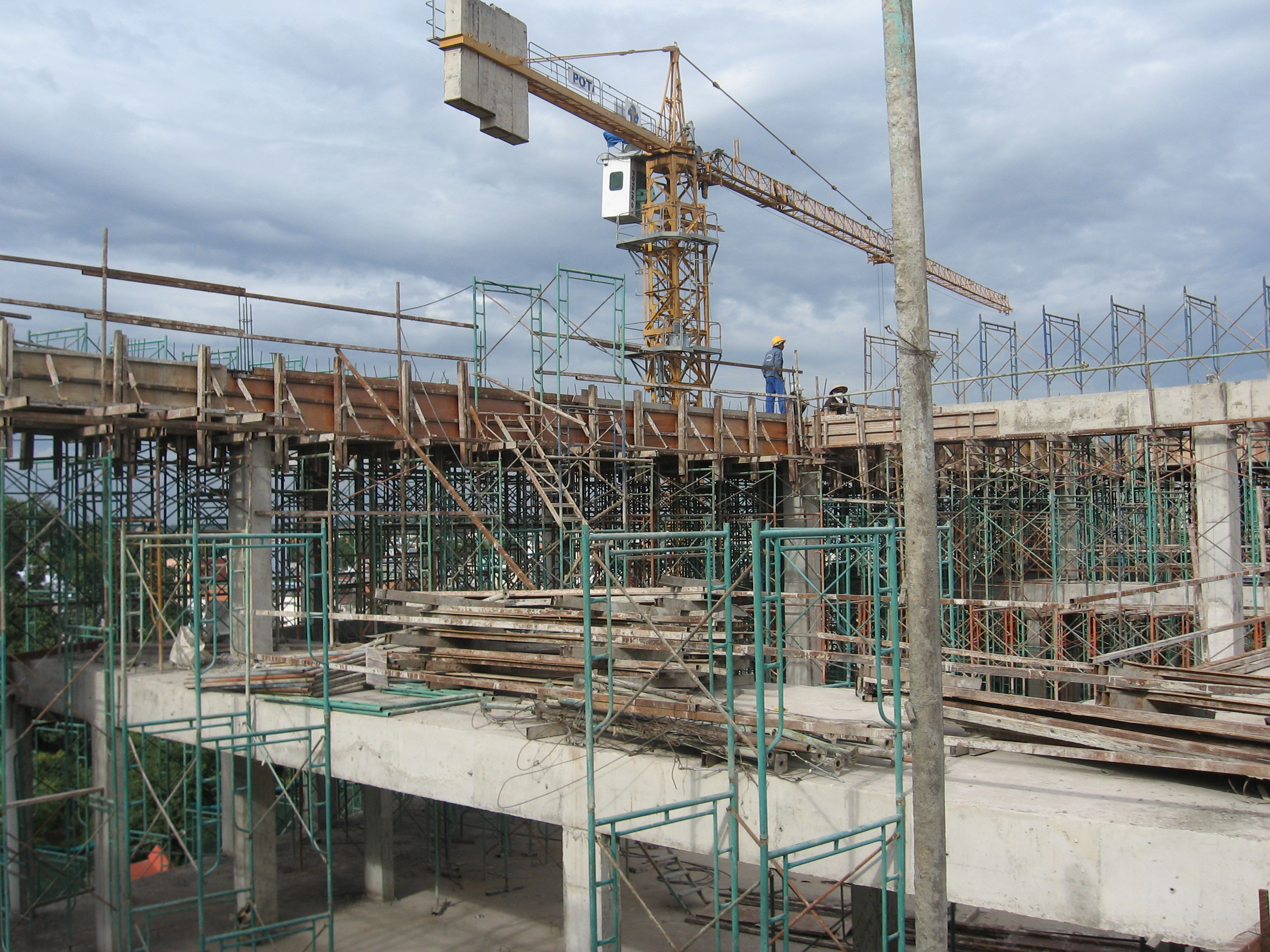 Cinema Level/Roof Construction